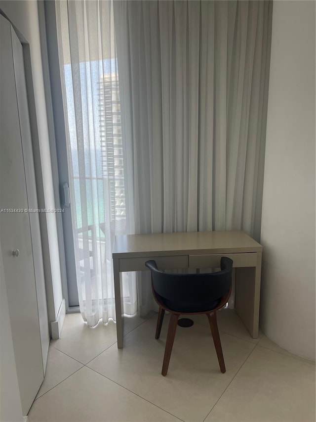 dining room with light tile patterned floors