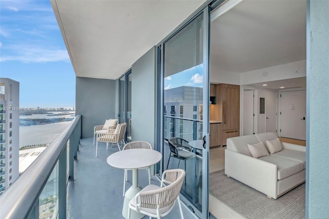 balcony featuring outdoor lounge area