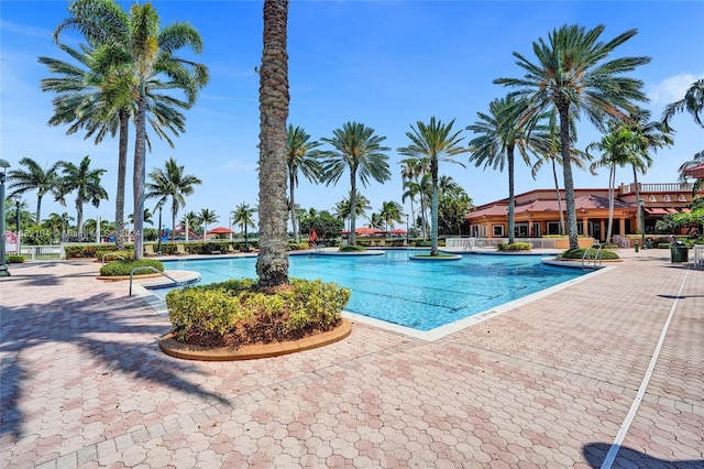 view of swimming pool