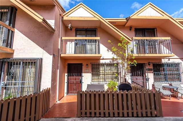 multi unit property with a balcony