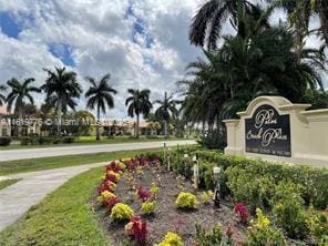 1482 Lake Crystal Dr Unit H, West Palm Beach, FL 33411 - view of community / neighborhood sign
