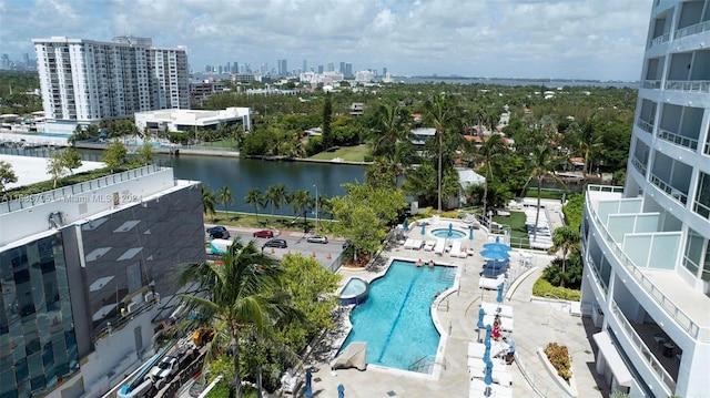 bird's eye view with a water view