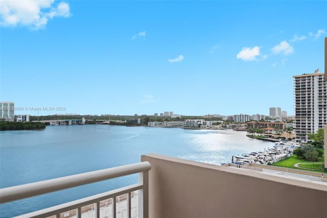 Listing photo 2 for 250 174th St Unit 902, Sunny Isles Beach FL 33160