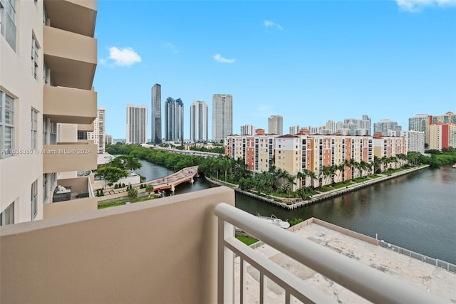 Listing photo 3 for 250 174th St Unit 902, Sunny Isles Beach FL 33160