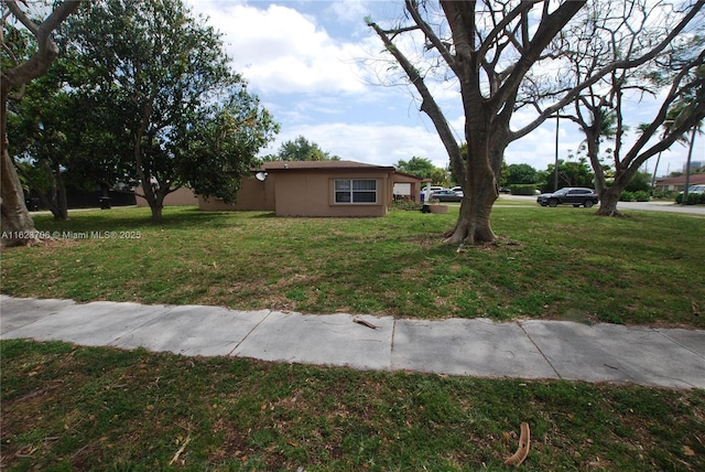 1801 NE 176th St, North Miami Beach, FL 33162 - view of yard