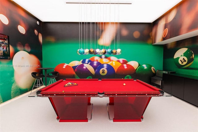 playroom featuring pool table