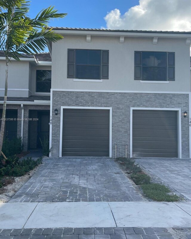 view of front of house featuring a garage