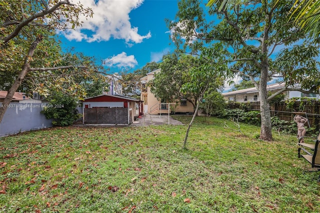 view of yard with a patio