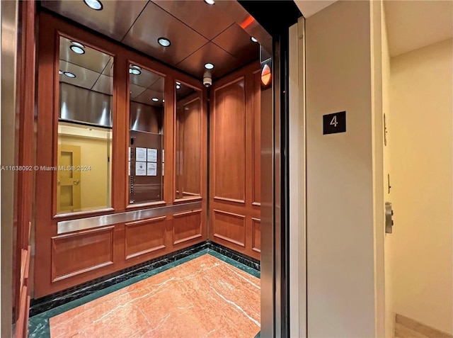 room details with elevator