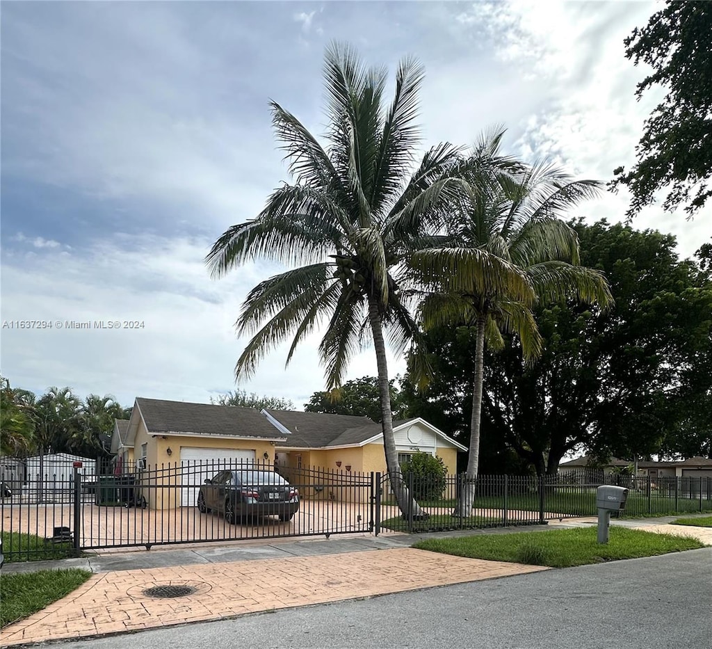 view of front of house featuring a garage