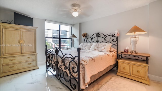 bedroom with ceiling fan