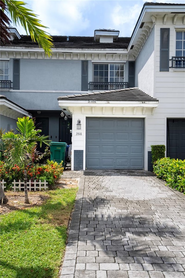 view of front facade with a garage