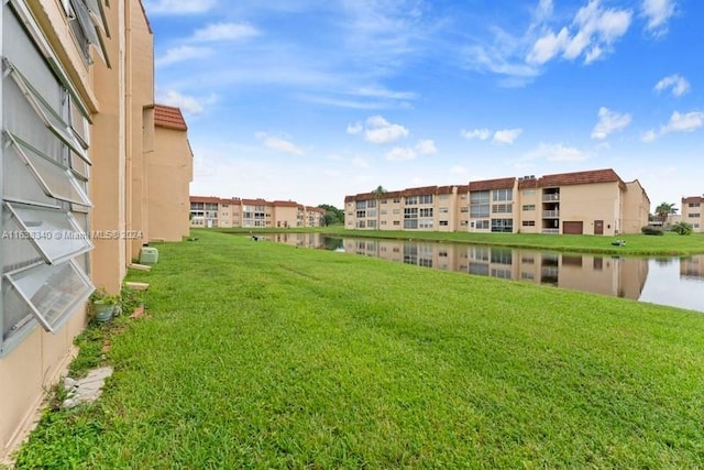 view of yard featuring a water view