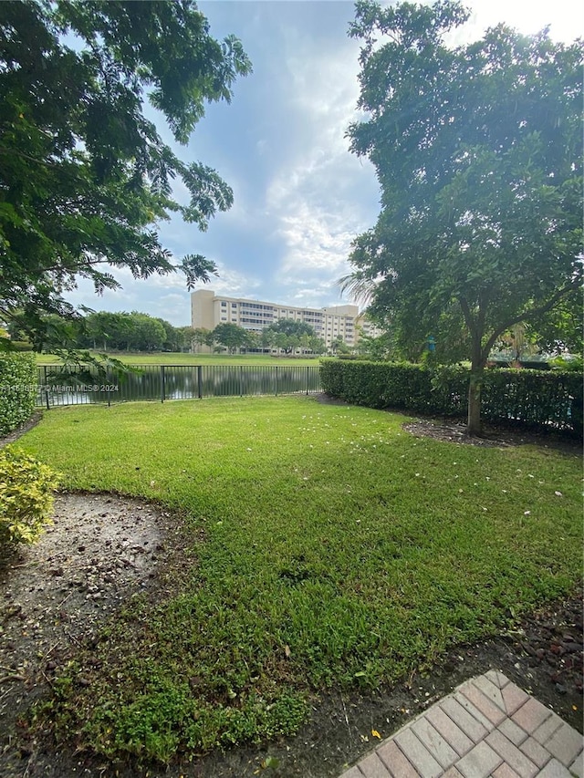 view of yard featuring a water view