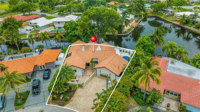 bird's eye view featuring a water view