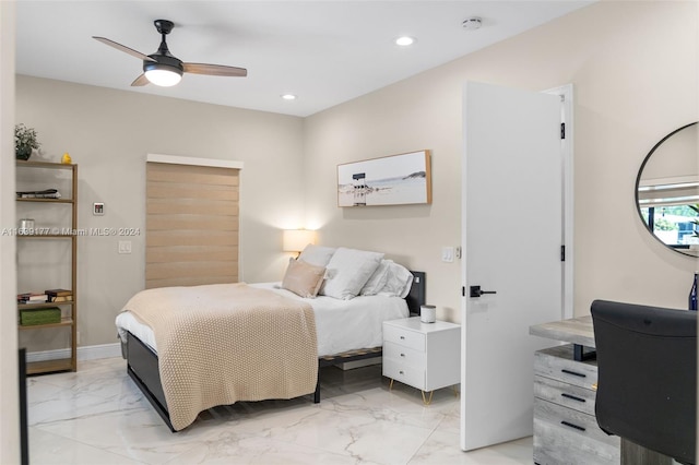 bedroom with ceiling fan