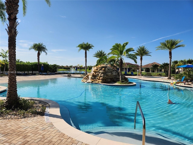 view of swimming pool