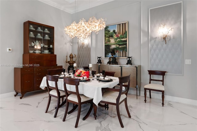 dining room with crown molding and a notable chandelier