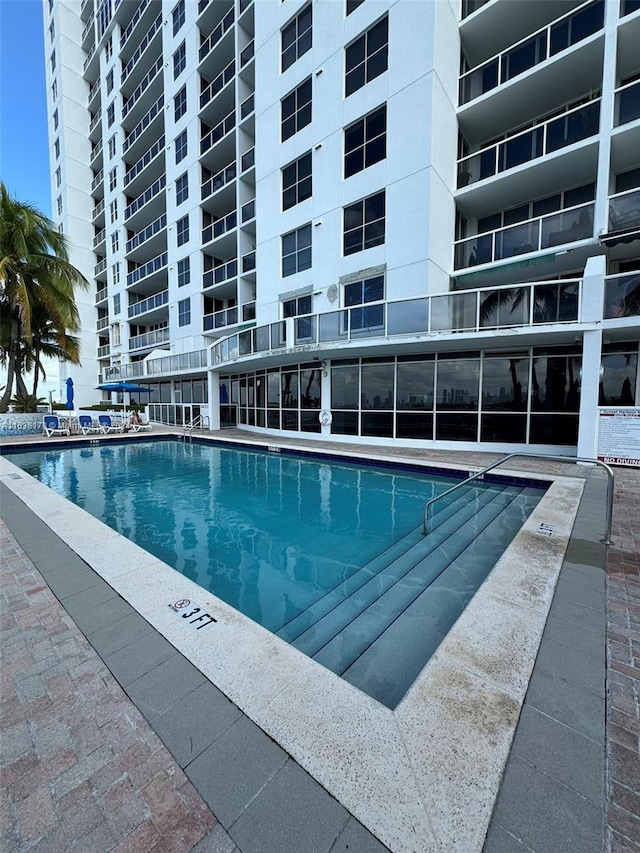 view of swimming pool