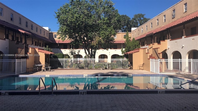 view of swimming pool