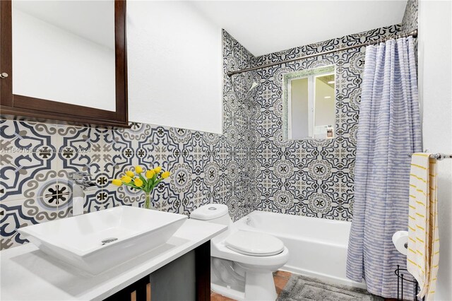 16255 SW 216th St, Miami, FL 33170 - bathroom featuring shower / tub combo with curtain, toilet, and vanity