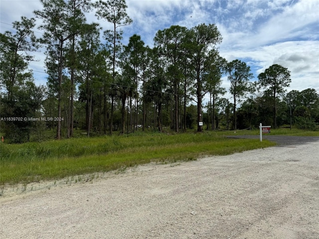 Listing photo 2 for 725 S Hacienda St, Clewiston FL 33440