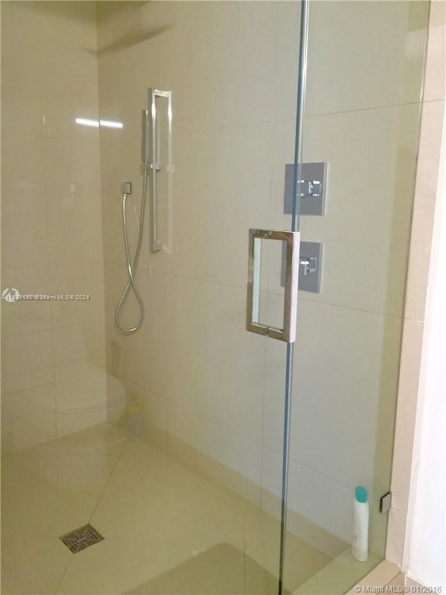 bathroom with walk in shower