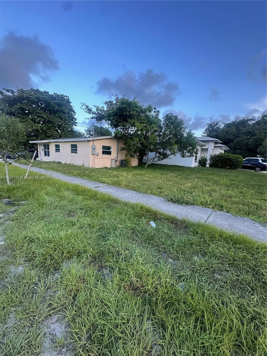 918 NW 2nd Ave, Hallandale Beach, FL 33009 - photo 2