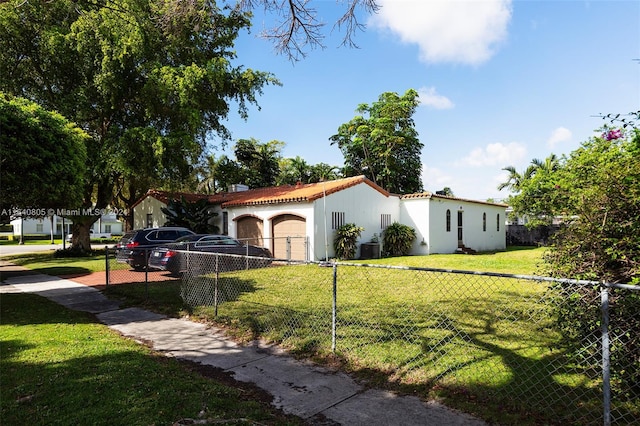 view of front facade with a front yard