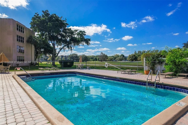 view of swimming pool