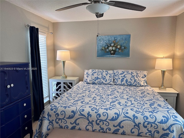 bedroom with ceiling fan