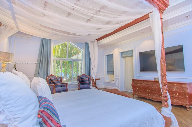 2941 Paddock Ln, Weston, FL 33331 - bedroom featuring ornamental molding