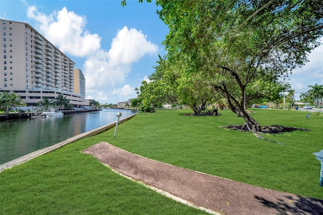 view of yard featuring a water view