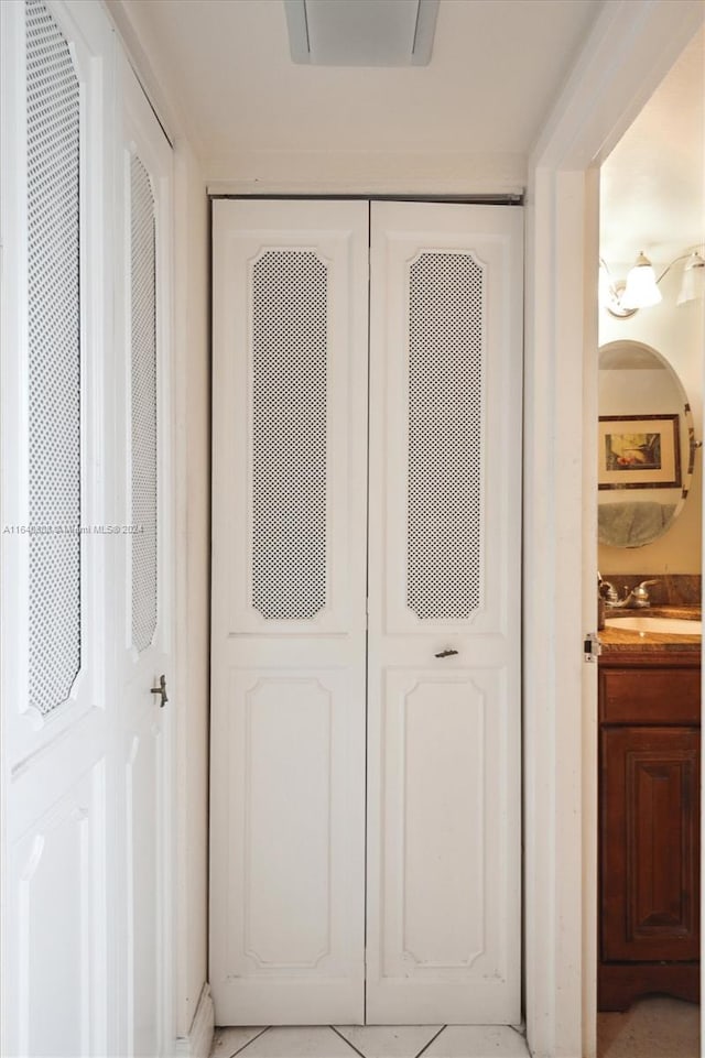 closet with sink