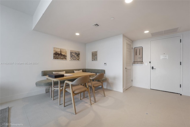 601 NE 1st Ave Unit 2913, Miami, FL 33132 - dining space featuring baseboards, recessed lighting, and visible vents