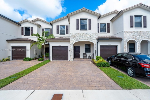 view of front of house featuring a garage