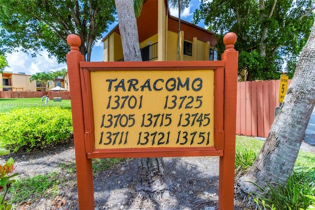 view of community / neighborhood sign