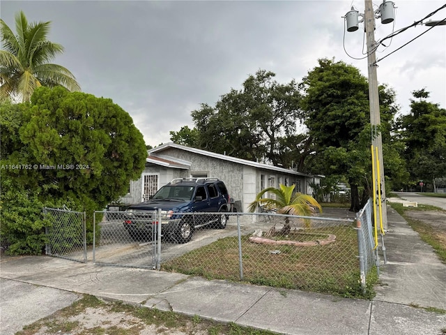 Listing photo 2 for 291 NE 75th St, Miami FL 33138