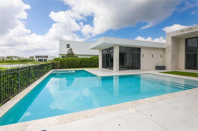 view of swimming pool