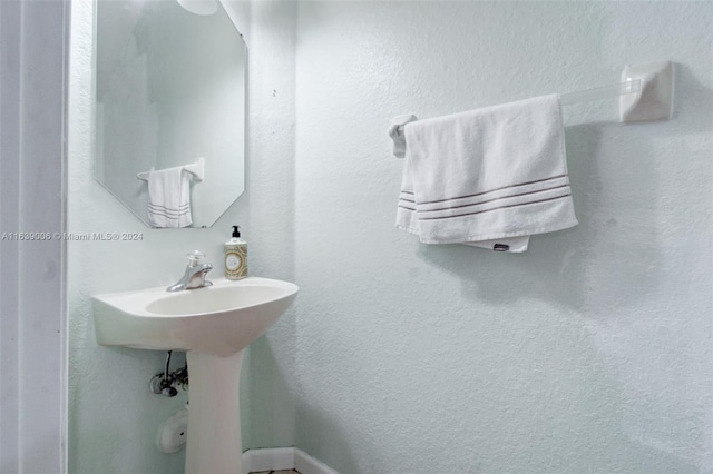 8832 S Isles Cir, Tamarac, FL 33321 - view of bathroom