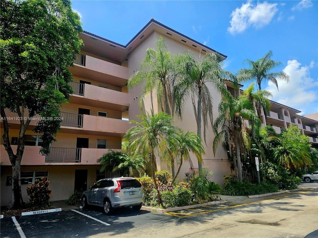 4025 N Nob Hill Rd Unit 507, Sunrise, FL 33351 - view of property featuring uncovered parking