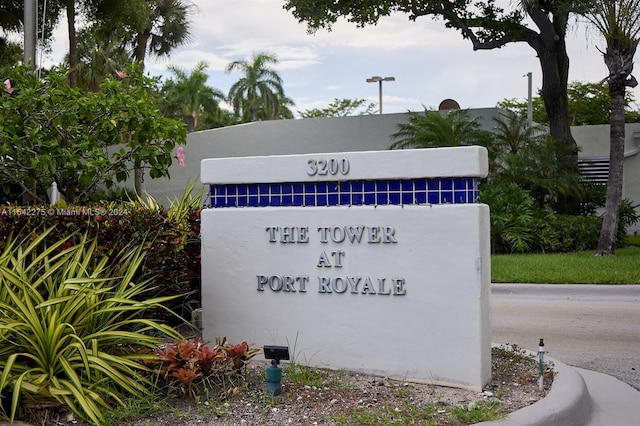 view of community / neighborhood sign