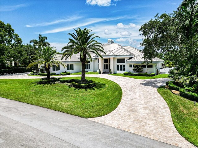 view of front of house with a front yard