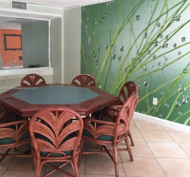 dining room with light tile patterned floors