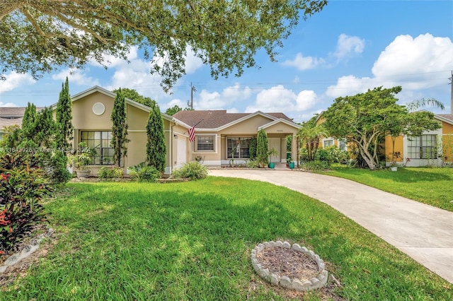 view of front of house featuring a front lawn