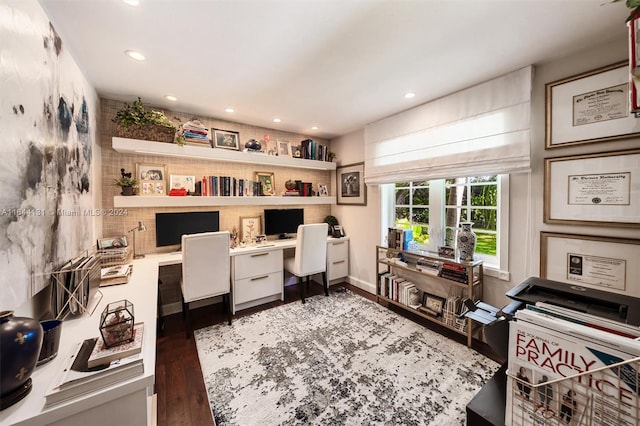 office featuring recessed lighting, built in study area, and wood finished floors