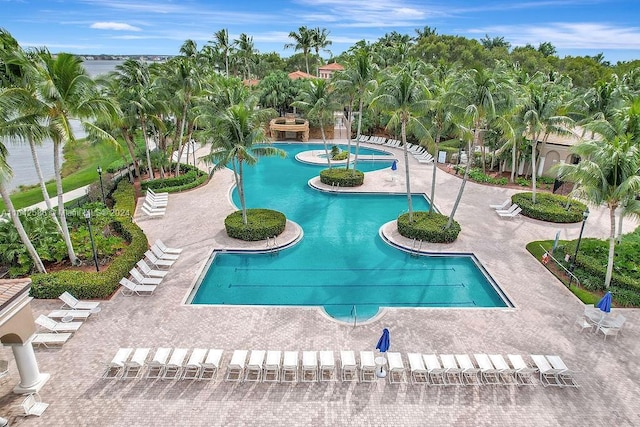 view of swimming pool featuring a patio