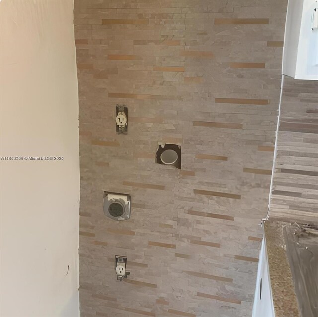 8420 Byron Ave Unit 4, Miami Beach, FL 33141 - detailed view