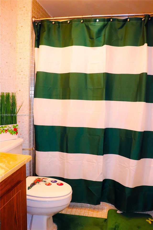 900 Saint Charles Pl Unit 316, Pembroke Pines, FL 33026 - full bath with vanity and a shower with shower curtain