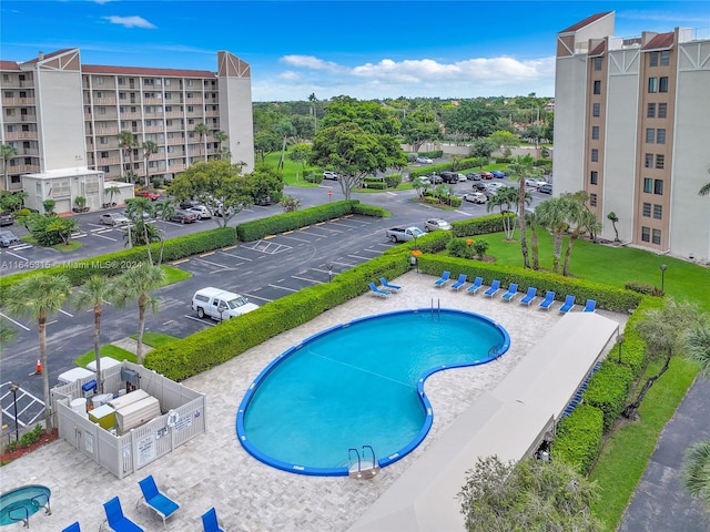 view of swimming pool